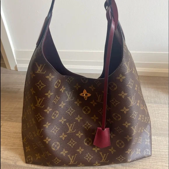 Authentic Louis Vuitton Purse - Picture 1 of 13